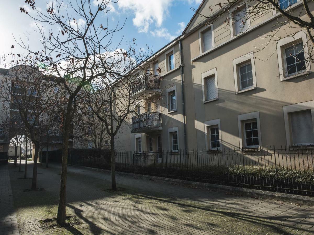 Family Travel Paris 2 Apartment Bussy-Saint-Georges Exterior photo